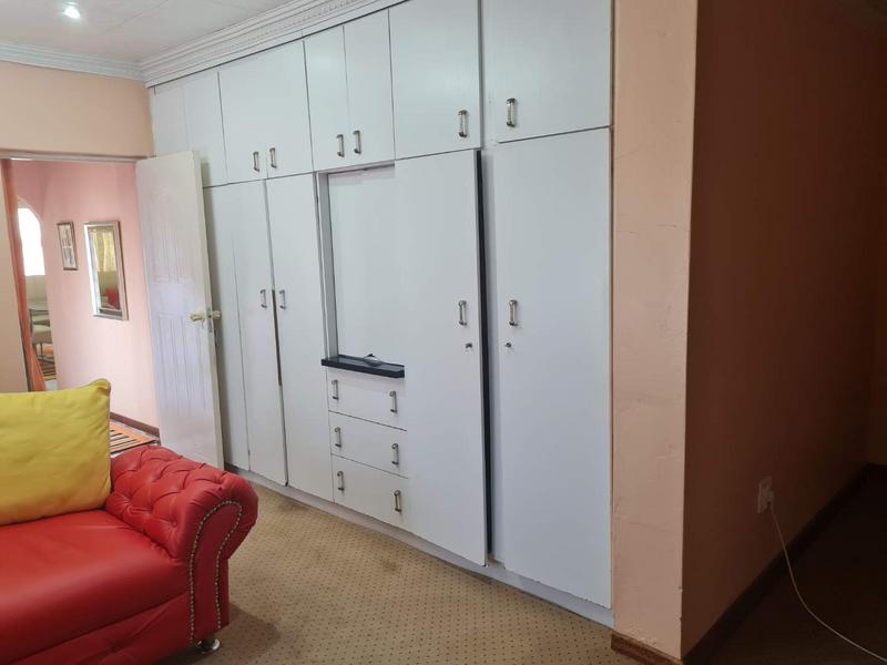 5 Bedroom Property for Sale in Southernwood Eastern Cape